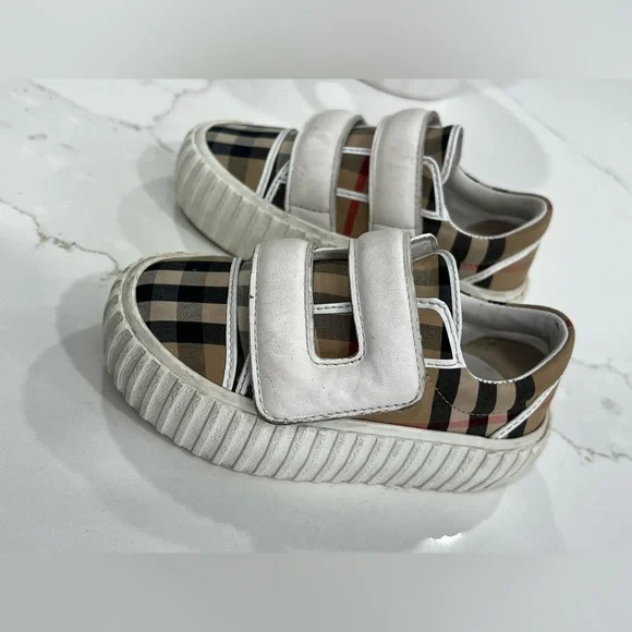 Burberry Toddler Stylish Plaid Velcro Sneakers - Picture 11 of 11